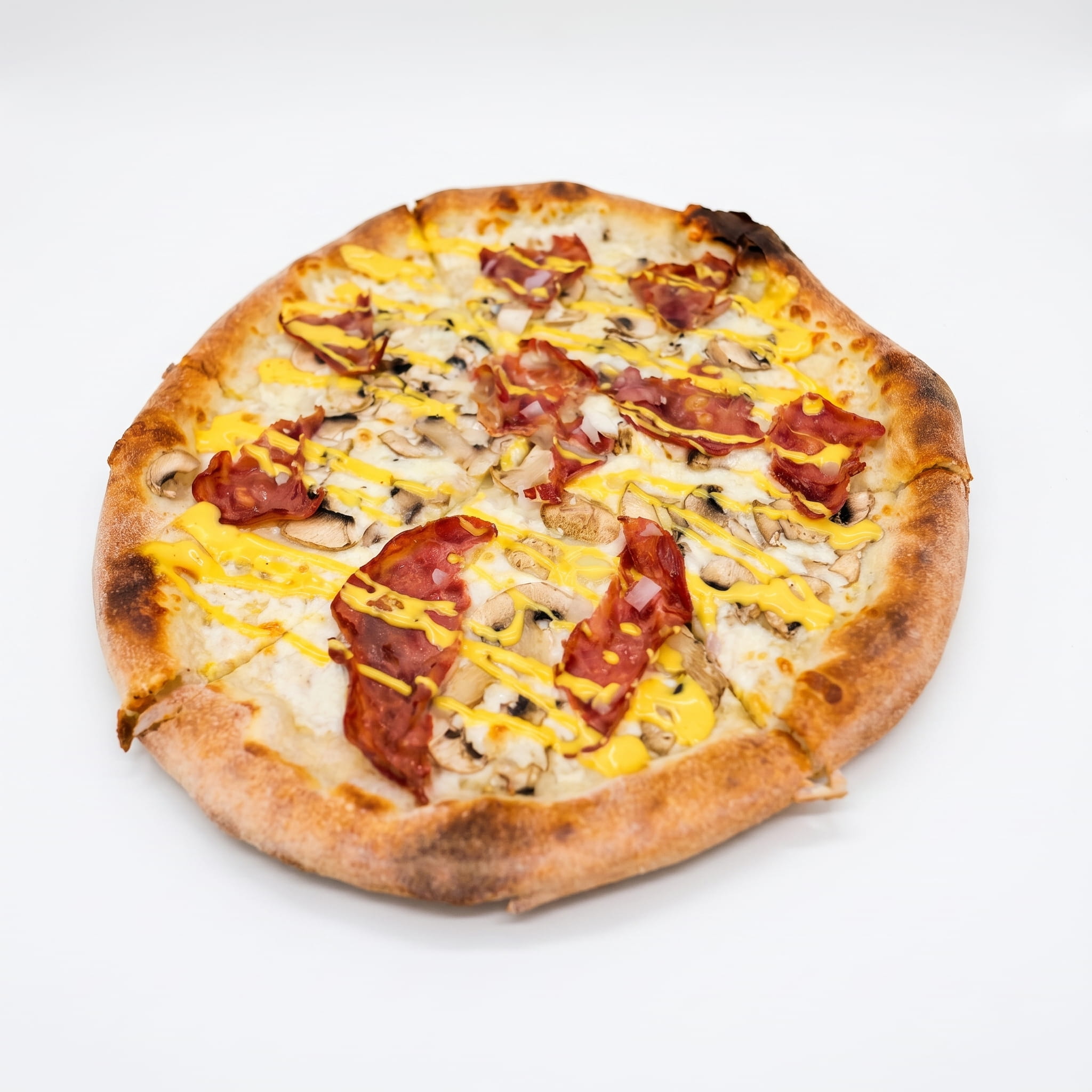 Füme Etli Cheddar Soslu Beyaz Pizza